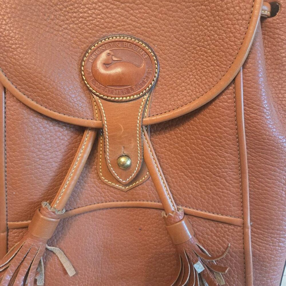 Dooney & Bourke Dover Drawstring Cross Body Tan Pebble Leather 90s Purse - Picture 2 of 13